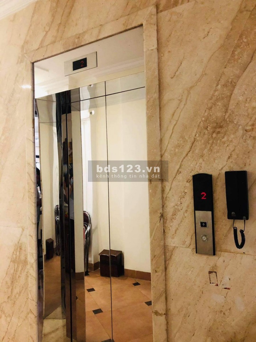 Oto vào nhà ngõ 158 Nguyễn Khánh Toàn, DT 73.5m2 6 tầng mt 4m giá 12.8 tỷ