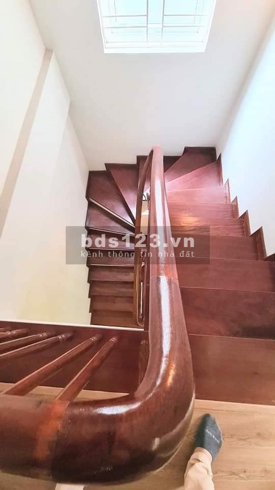 Nhỉnh 4 tỷ có nhà 4 tầng, An Dương Vương, Tây Hồ, lô góc 3 mặt thoáng, ngõ thông