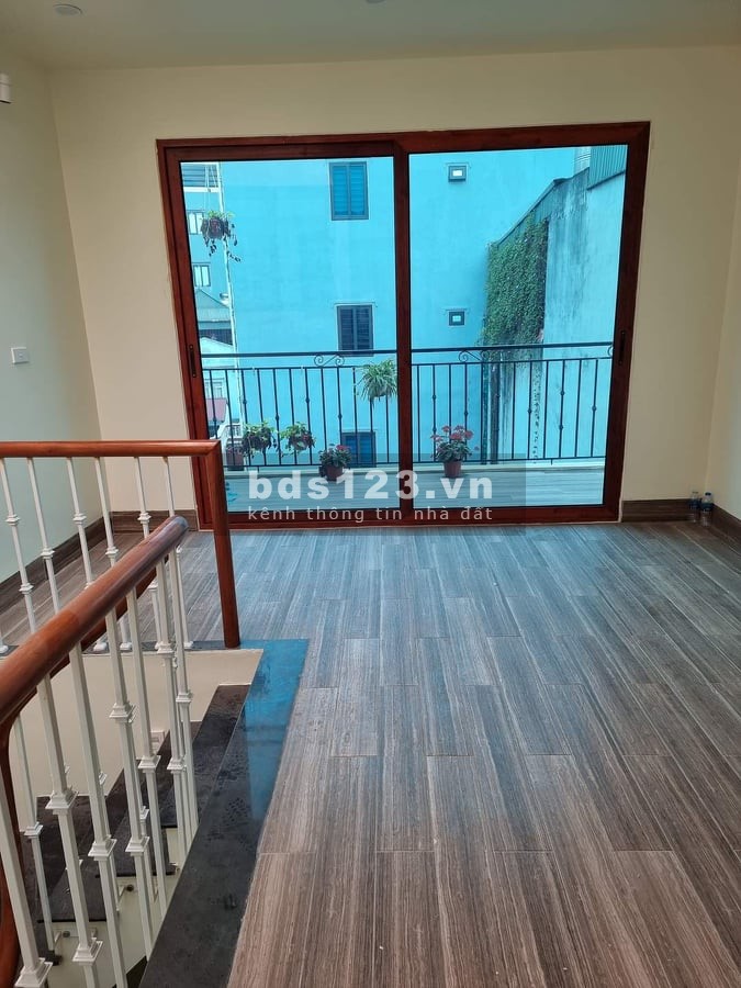 Nhà mới đẹp Đinh Công Thượng ngõ 3 gác an sinh đỉnh dt 33m2, giá 3.82 tỷ