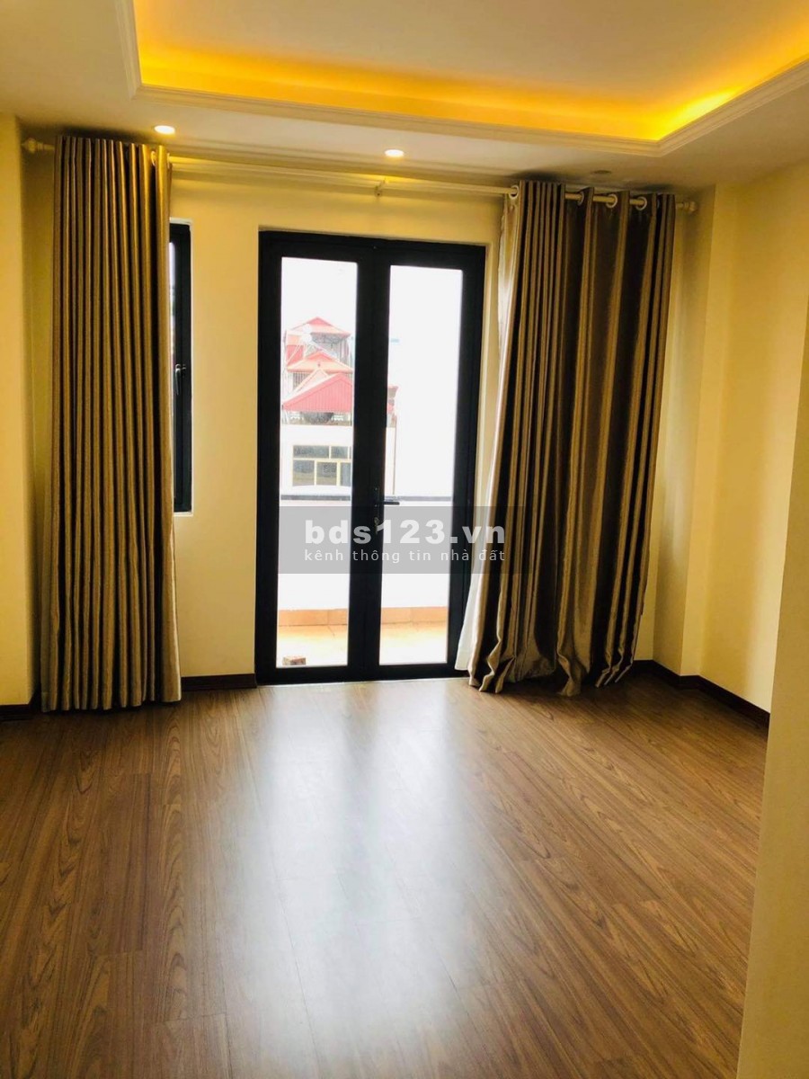 Oto vào nhà ngõ 158 Nguyễn Khánh Toàn, DT 73.5m2 6 tầng mt 4m giá 12.8 tỷ