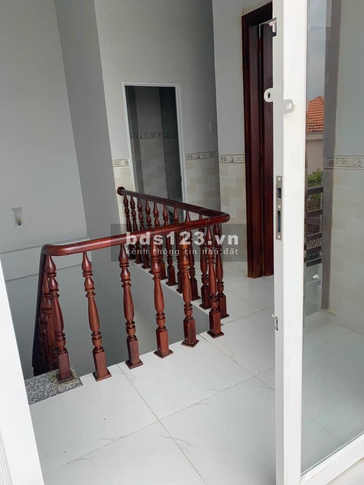 Bán nhà 2 lầu khu biệt thự hưng lợi thổ cư 41m2 giá 3 tỷ ngay trung tâm