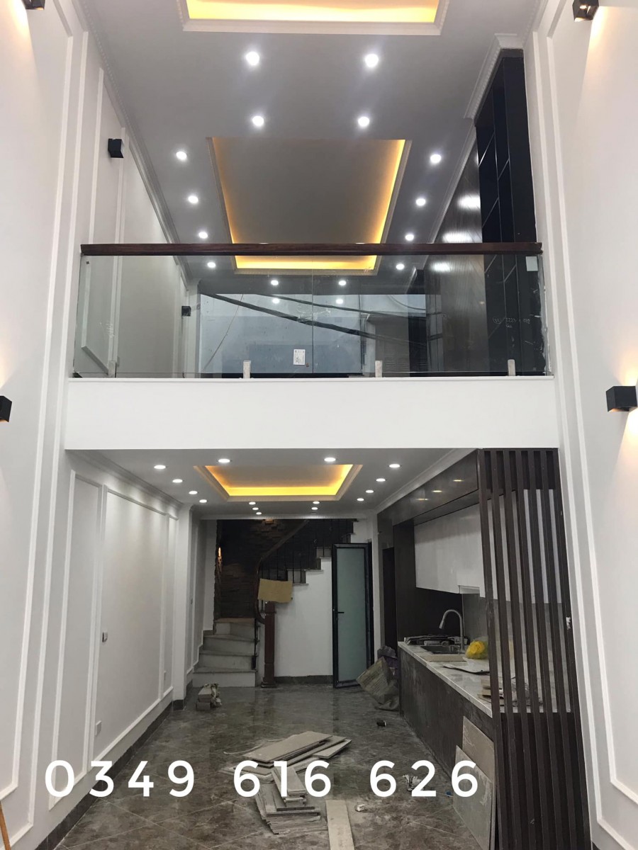 Gần Vinhomes Royal City ngã Tư Sở đúc 6 tầng ngõ 3m giá 5.8 tỷ, sổ đỏ chính chủ