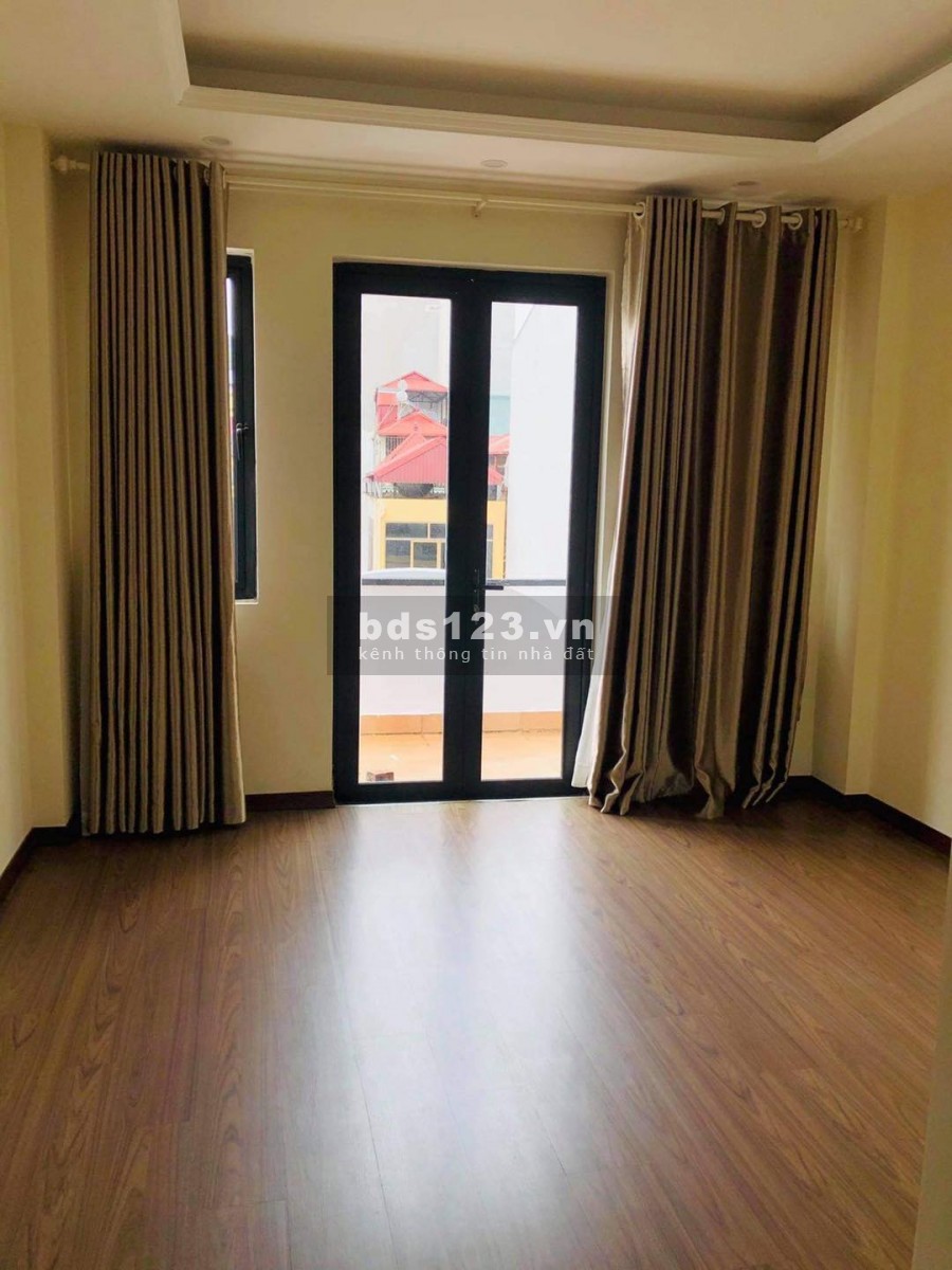 Oto vào nhà ngõ 158 Nguyễn Khánh Toàn, DT 73.5m2 6 tầng mt 4m giá 12.8 tỷ
