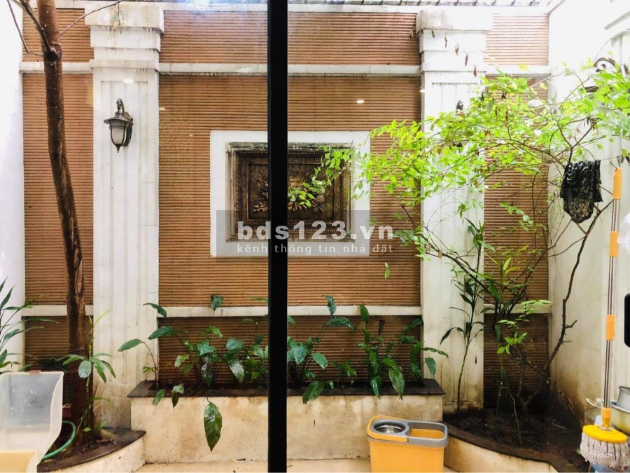 Oto vào nhà ngõ 158 Nguyễn Khánh Toàn, DT 73.5m2 6 tầng mt 4m giá 12.8 tỷ
