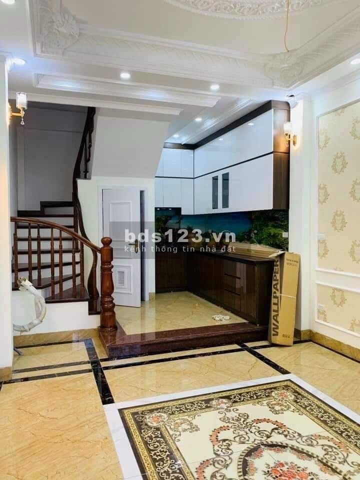 Bán nhà 50m ra phố ngõ ba gác đua, 2 mặt thoáng, dt 60m2, giá 4.7 tỷ, lhcc
