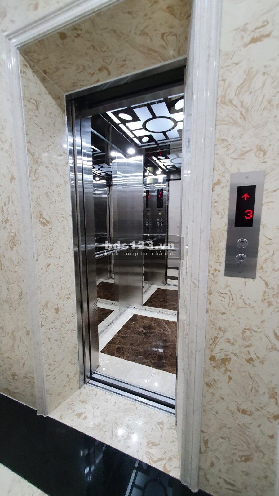 Bán nhà Lạc Long Quân, Cầu Giấy 59m2x6 tầng thang máy, lô góc, ôtô tránh vào nhà. Nhỉnh 11 tỷ