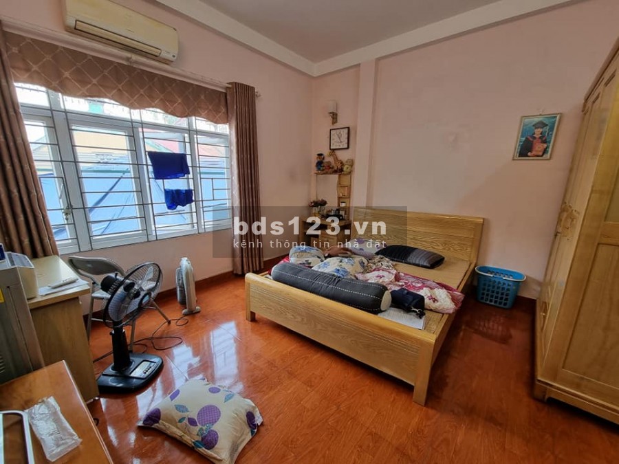 Cực phẩm nhà phố Lê Văn Hiến, Bắc Từ Liêm, 36m2, 5 tầng, mặt tiền 4.3m, giá 4.1 tỷ.