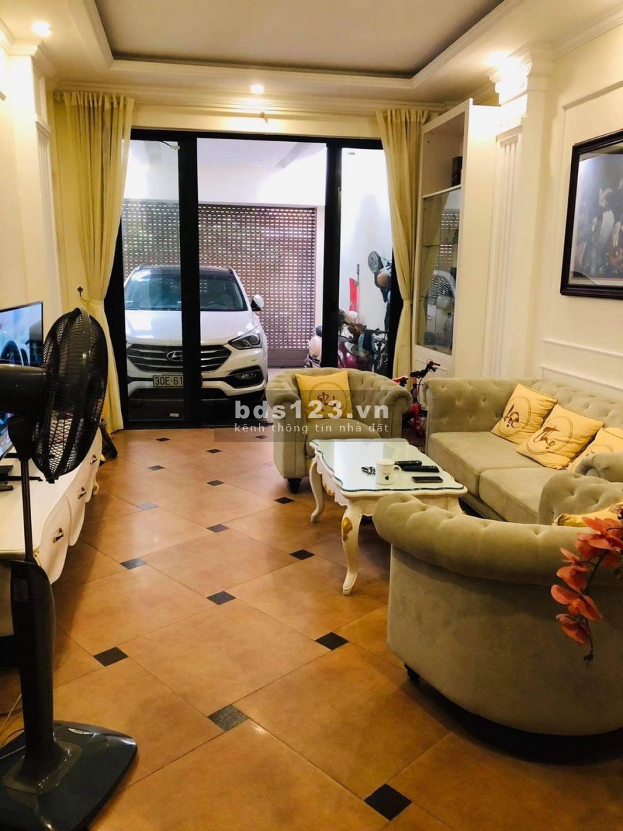 Oto vào nhà ngõ 158 Nguyễn Khánh Toàn, DT 73.5m2 6 tầng mt 4m giá 12.8 tỷ
