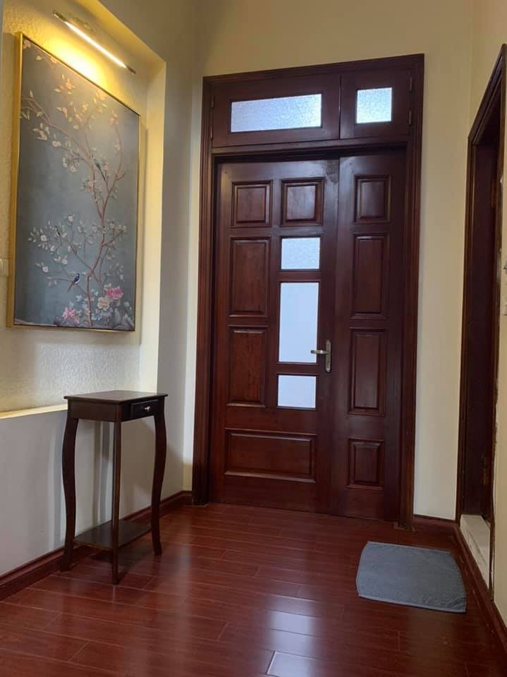 Siêu rẻ giá giật mình nhà phân lô Hoàng Cầu, Đống Đa, 70m2, 5 Tầng, Mặt tiền 4.5m, ô tô vào nhà.