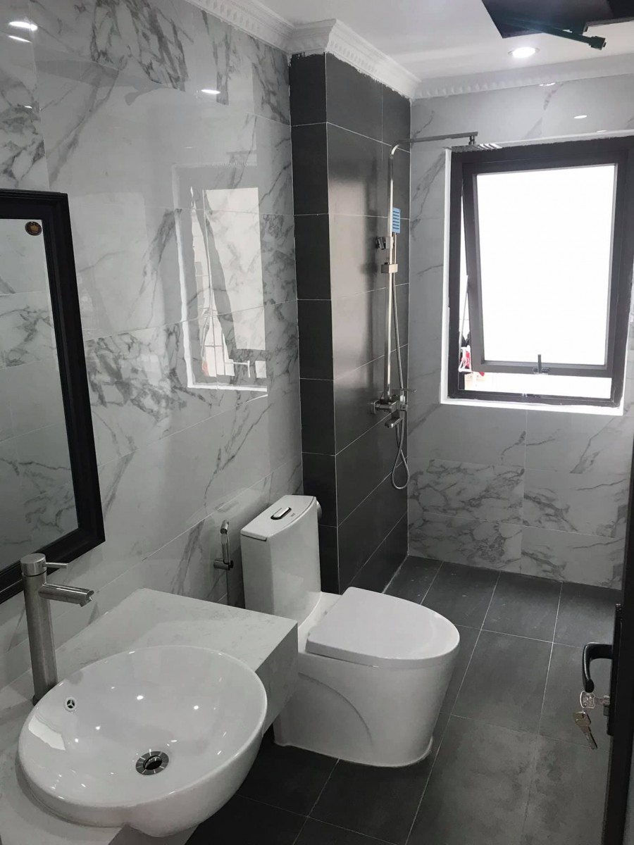 Gần Vinhomes Royal City ngã Tư Sở đúc 6 tầng ngõ 3m giá 5.8 tỷ, sổ đỏ chính chủ