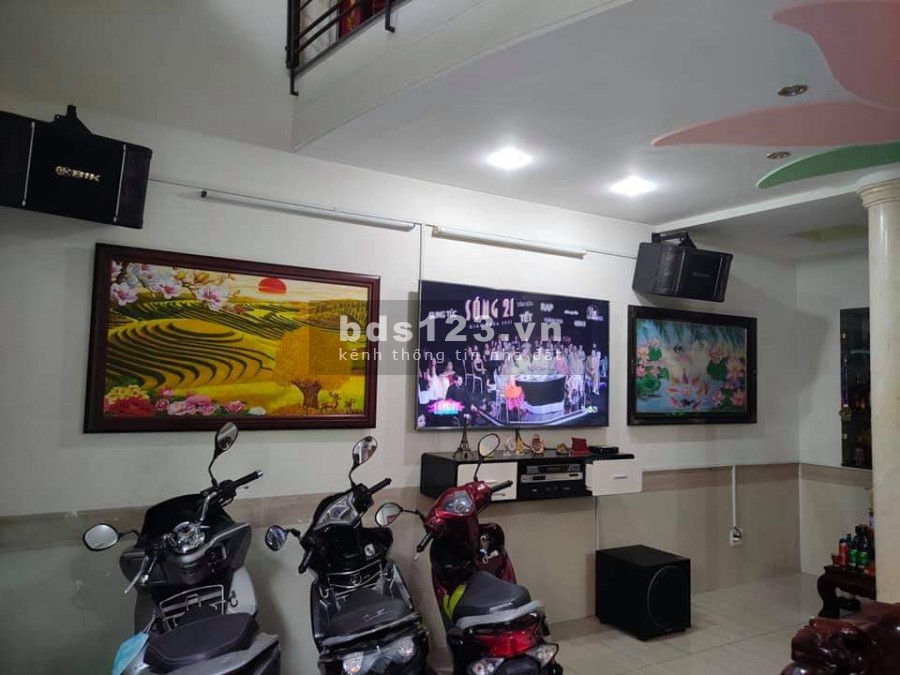 Bán nhà mặt tiền sát Hậu Giang, diện tích 5.45m x 22m, giá 18.5 tỷ, lhcc