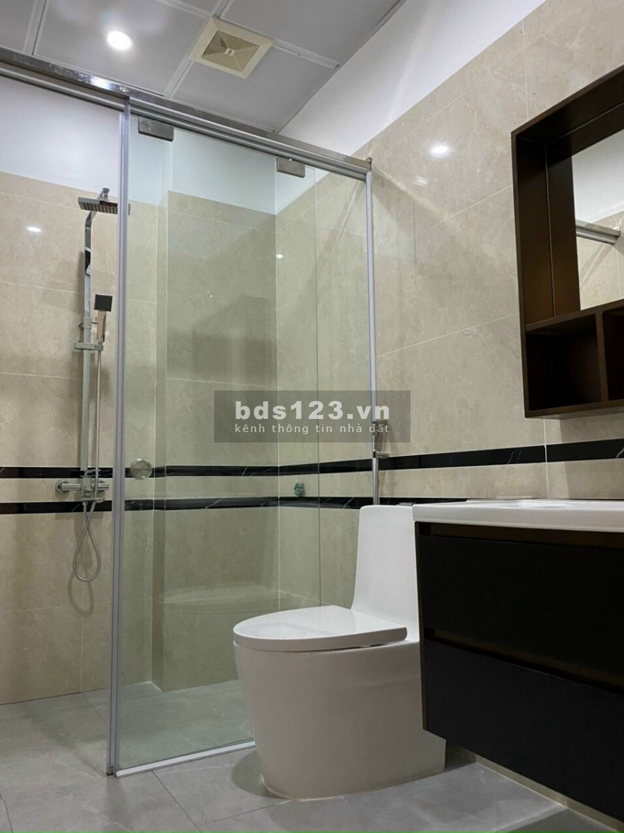 Bán nhà mặt đường Phùng Chí Kiên, TP HD, 4 tầng 67.5m2, mt 4.5m, nhà cực đẹp, chỉ 4.6 tỷ