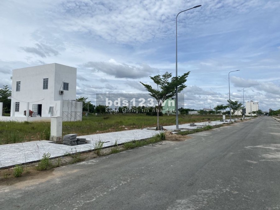 Bán gấp 2 nền liền kề (10x26m) trong KDT Tên Lửa 2 gần vòng xoay Tỉnh Lộ 10, SHR