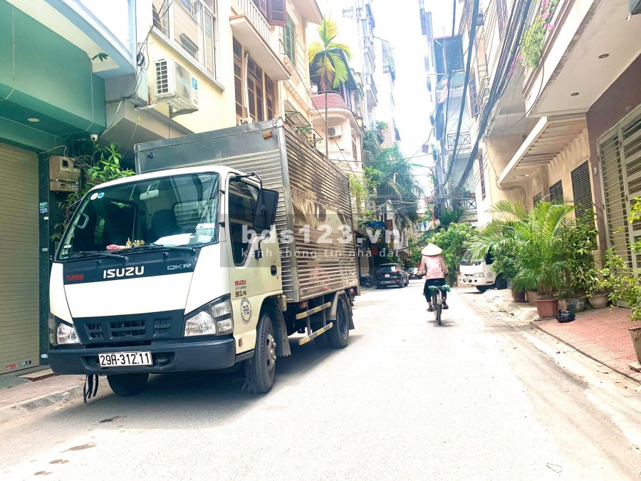 Bán nhà Trần Quang Diệu, ngõ ô tô tải tránh nhau, dt 42m2, 3.5 tầng, giá 11.5 tỷ
