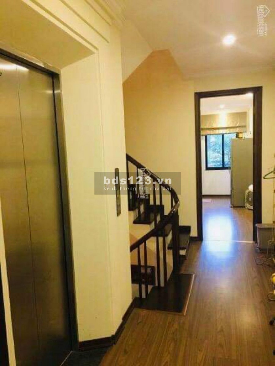 Oto vào nhà ngõ 158 Nguyễn Khánh Toàn, DT 73.5m2 6 tầng mt 4m giá 12.8 tỷ