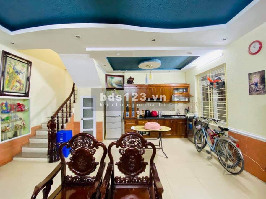 Siêu Đẹp bán gấp nhà Hoa Lâm, ngõ ô tô diện tích 42 m2, giá 3.75 Tỷ