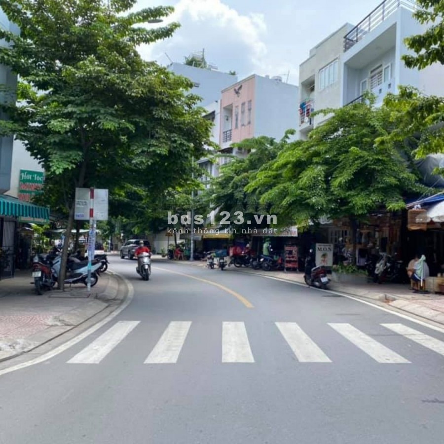 Chính chủ định cư Mỹ bán nhà hẻm xe hơi Nguyễn Cửu Vân, p.17, Bình Thạnh, giá 12 tỷ