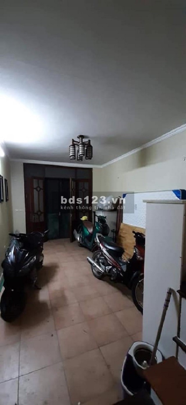 Bán nhà mặt phố giếng mứt diện tích 50m2, 4 tầng, giá rẻ, 4 tỷ hơn có thể kinh doanh
