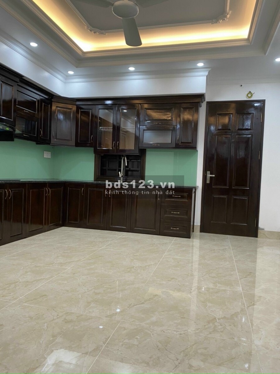 Bán nhà mặt đường Phùng Chí Kiên, TP HD, 4 tầng 67.5m2, mt 4.5m, nhà cực đẹp, chỉ 4.6 tỷ