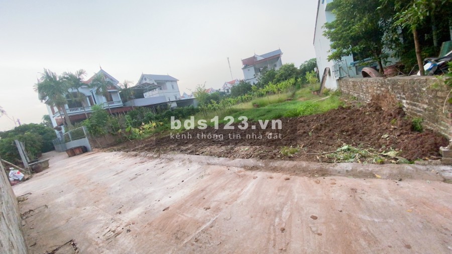 Chính chủ cần bán 405m2 đất thổ cư Văn Giang gần vành đai 4, KĐT Xuân Cầu giá chỉ 12,8 triệu/m2. LH 0962886253