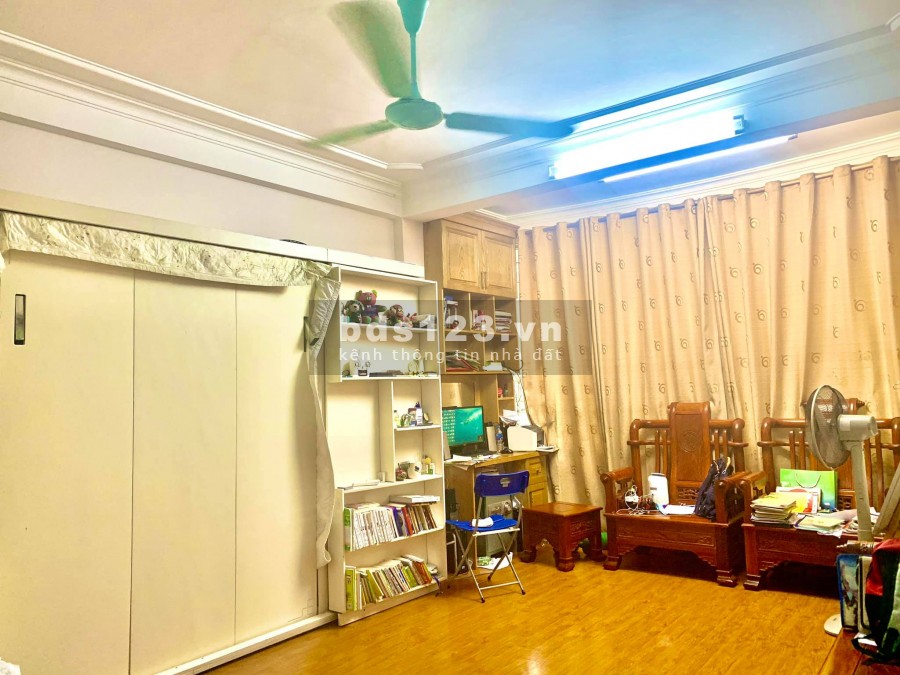 Bán nhà Trần Quang Diệu, ngõ ô tô tải tránh nhau, dt 42m2, 3.5 tầng, giá 11.5 tỷ