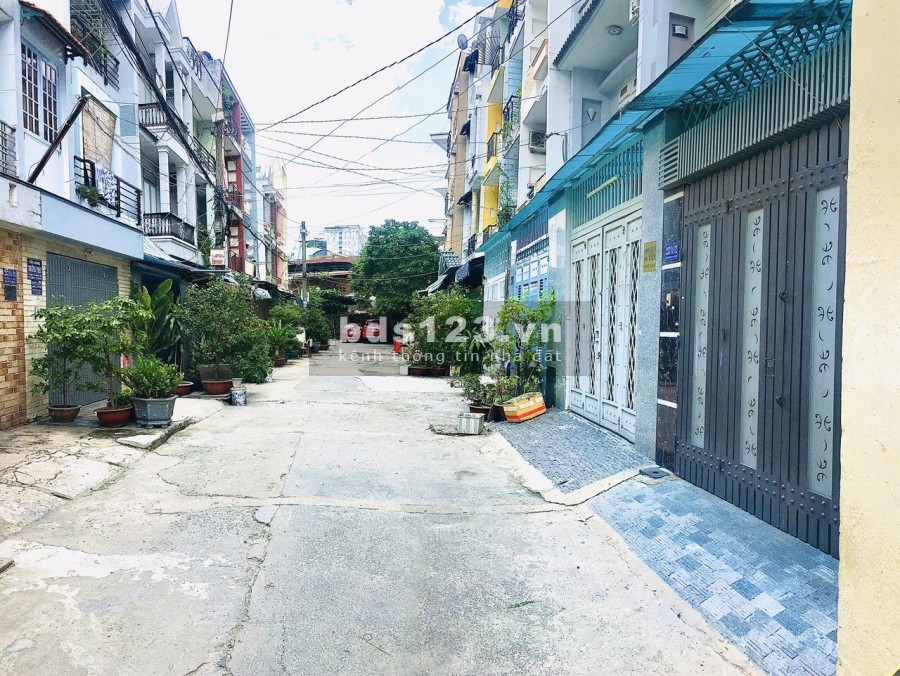 Hẻm xe hơi dt 38m2 giá bán chỉ 5.3 tỷ đường Lạc Long Quận vào ở ngay
