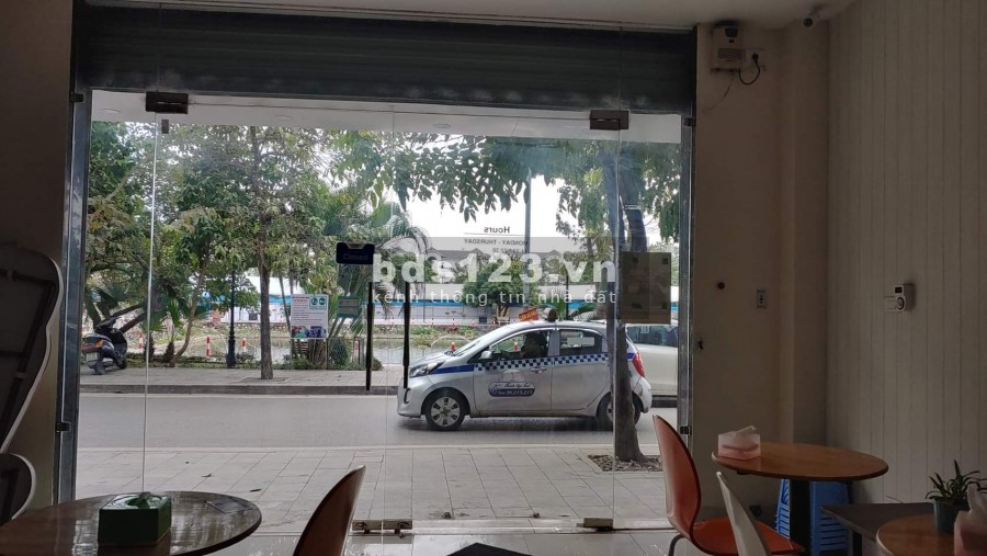 Trịnh Công Sơn, 84mX7mMT, View Hồ. Kinh doanh, văn phòng.. Giá 34 tỷ.