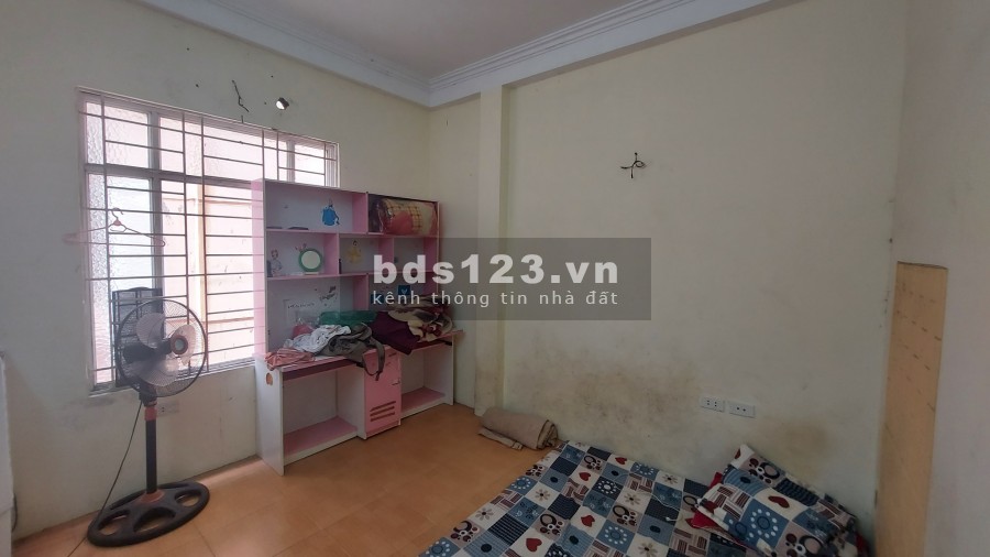 Bán nhà Nguyễn Khoái 34 m2 giá 2 tỷ dầy đủ nội thất, lh 0981663442