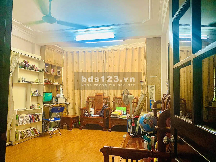 Bán nhà Trần Quang Diệu, ngõ ô tô tải tránh nhau, dt 42m2, 3.5 tầng, giá 11.5 tỷ