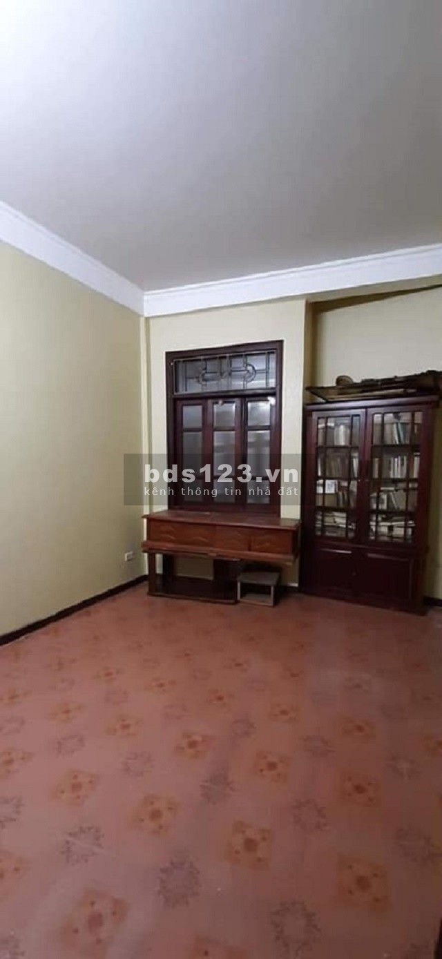 Bán nhà mặt phố giếng mứt diện tích 50m2, 4 tầng, giá rẻ, 4 tỷ hơn có thể kinh doanh