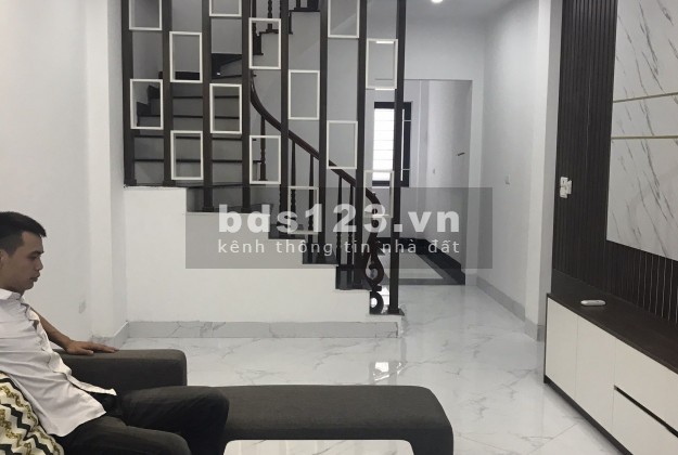 Bán gấp nhà Kim Giang, ngõ thông kinh doanh, ô tô tránh 10m, giá 3.5 tỷ, 4 tầng, mt 4m