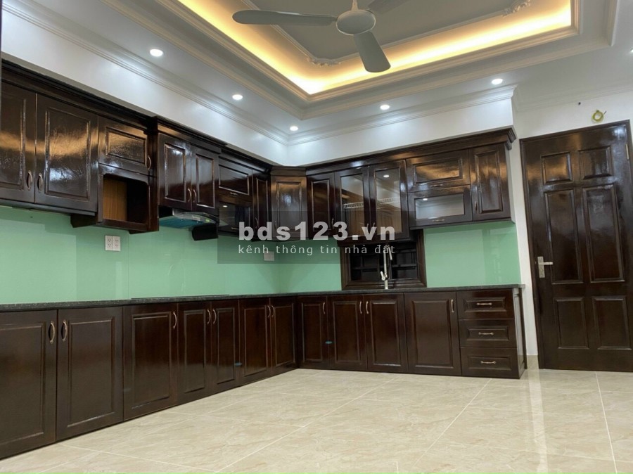 Bán nhà mặt đường Phùng Chí Kiên, TP HD, 4 tầng 67.5m2, mt 4.5m, nhà cực đẹp, chỉ 4.6 tỷ