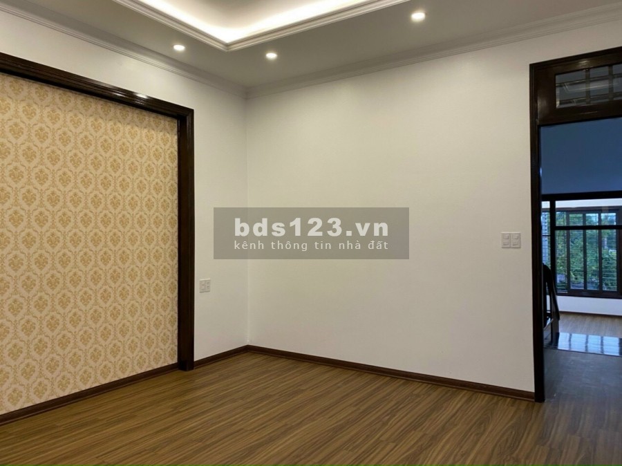 Bán nhà mặt đường Phùng Chí Kiên, TP HD, 4 tầng 67.5m2, mt 4.5m, nhà cực đẹp, chỉ 4.6 tỷ
