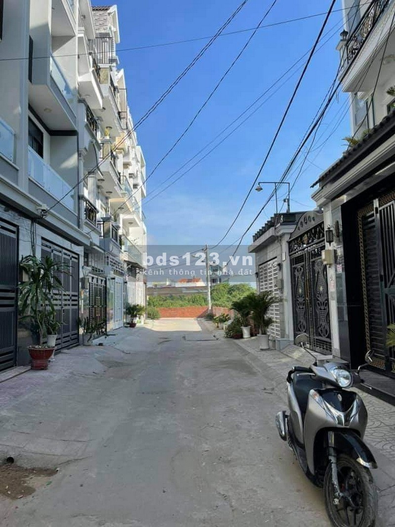 Bán nhà mới đẹp 2 lầu hẻm xe hơi 1979 Huỳnh Tấn Phát thị trấn Nhà Bè