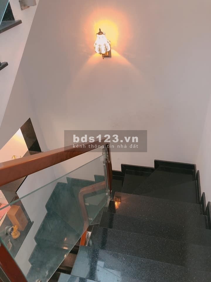 Bán nhà hẻm xe hơi 86 triệu/m2 Thích Quảng Đức dt 68m2 giá chỉ 5 Tỷ 9