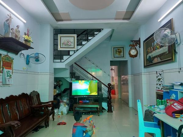 Chính chủ cần tiền bán gấp nhà Trường Chinh Quận 12 60m2 3 tầng chỉ 4,5 tỷ TL.