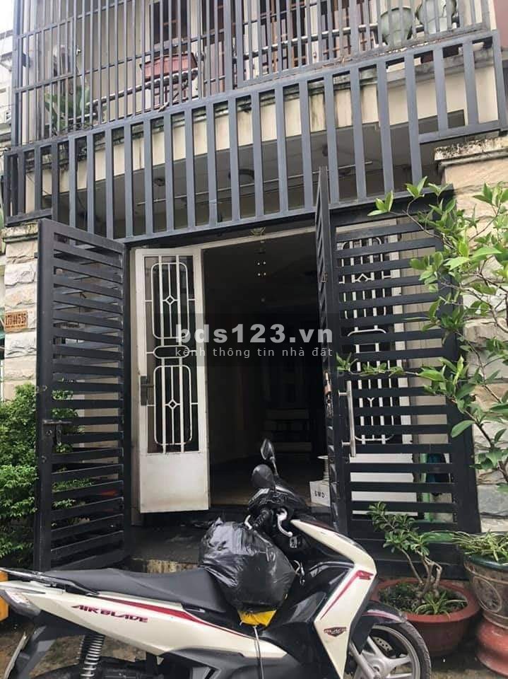 Bán nhà 2 tầng Tân Phú, ngay mũi tàu Trường Chinh, Cộng Hoà, sổ đẹp