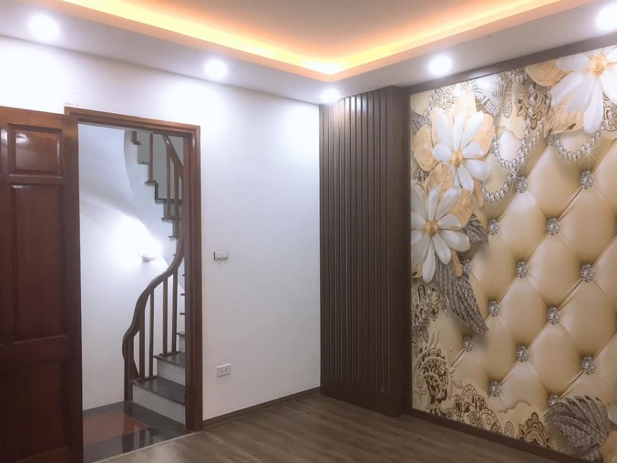 Cần bán giá sốc căn nhà 65 triệu/m2, Tây Hồ, diện tích 66m2, nở hậu ở ngay, lh 0983753389