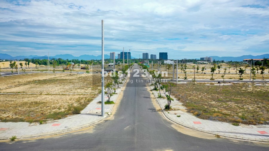Bán đất ven biển Đà Nẵng, hạ tầng hoàn thiện, có sổ, pháp lí rõ, giá 1.9 tỷ