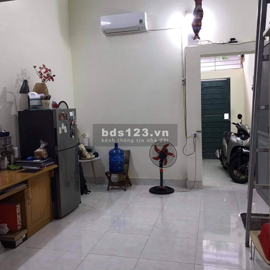 Bán nhà cấp 4 phường Giang Biên cách đường ô tô tránh 25m, dt 47m, giá 2 tỷ