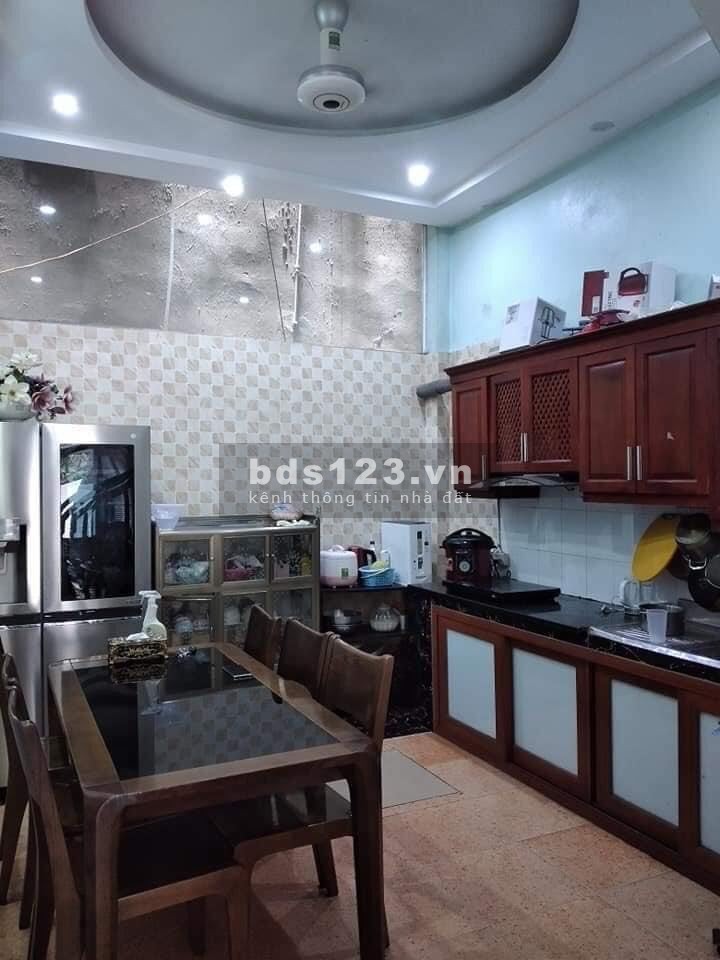 Bán nhà Hoàng Văn Thái, ô tô đỗ cửa, nở hậu, dân trí cao, 45m, 4.3 tỷ
