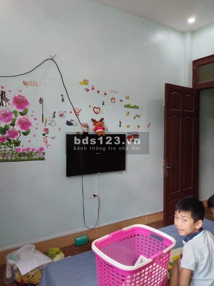 Bán nhà Hoàng Văn Thái, ô tô đỗ cửa, nở hậu, dân trí cao, 45m, 4.3 tỷ