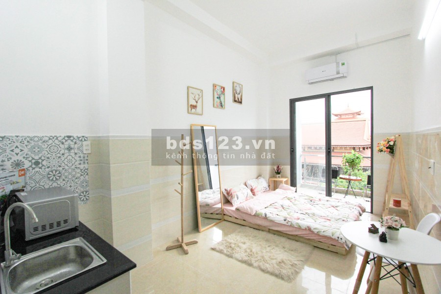Cho thuê căn hộ ban công riêng Quận 7, giá chỉ 4.6 triệu-4.8 triệu