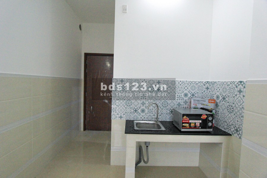 Cho thuê căn hộ ban công riêng Quận 7, giá chỉ 4.6 triệu-4.8 triệu