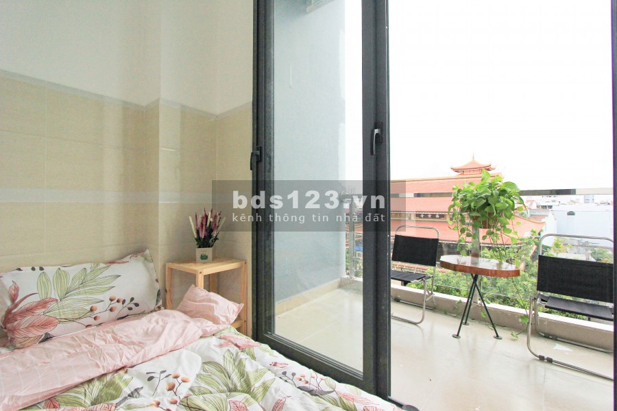 Cho thuê căn hộ ban công riêng Quận 7, giá chỉ 4.6 triệu-4.8 triệu