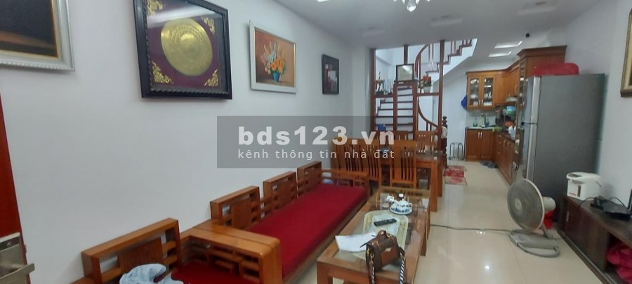 Bán nhà Lạc Long Quân Quận Tây Hồ đúc 5 tầng, full nội thất, sổ chính chủ
