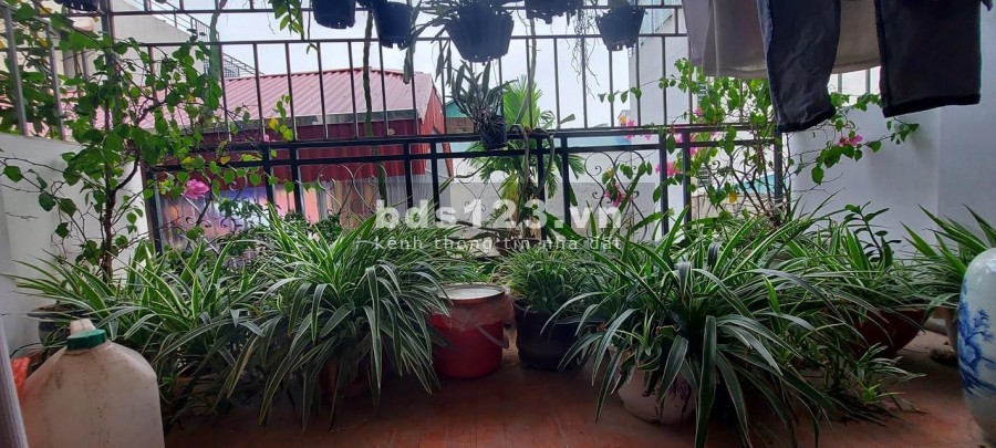 Bán nhà Lạc Long Quân Quận Tây Hồ đúc 5 tầng, full nội thất, sổ chính chủ