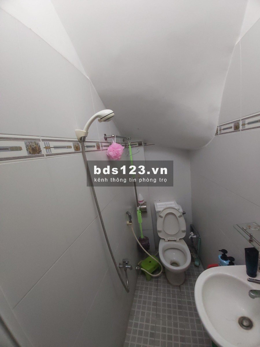 Cho thuê nguyên lầu hoặc phòng trọ, có sẵn nội thất cơ bản, rộng 12m2