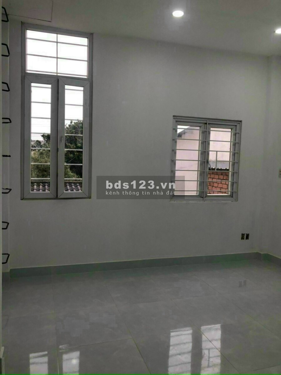 Bán nhà mặt tiền đường 12, Phước Bình, Quận 9, giá 3.85 tỷ, thương lượng chính chủ