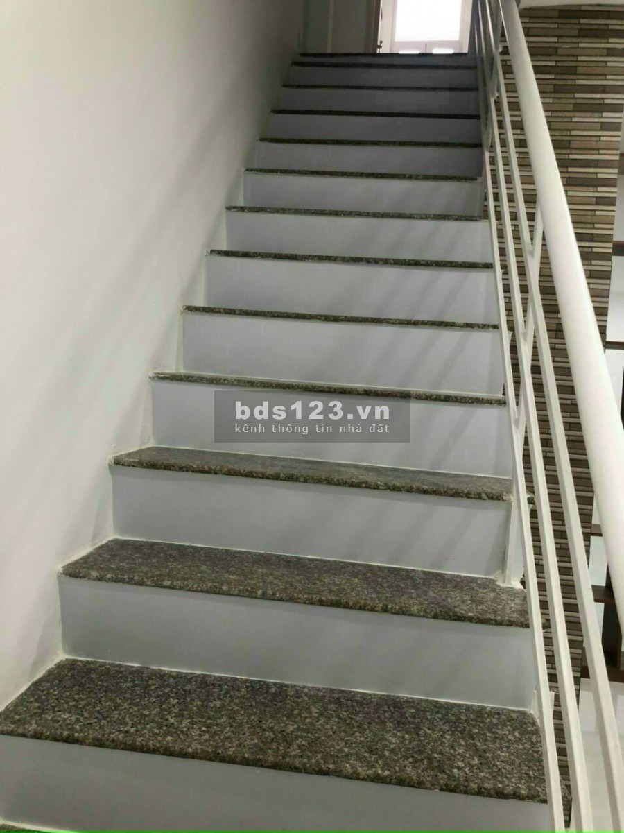 Bán nhà mặt tiền đường 12, Phước Bình, Quận 9, giá 3.85 tỷ, thương lượng chính chủ